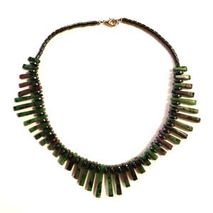 New Vintage Handcrafted Green Ruby Zoisite Gemstone Fan Collar Necklace
